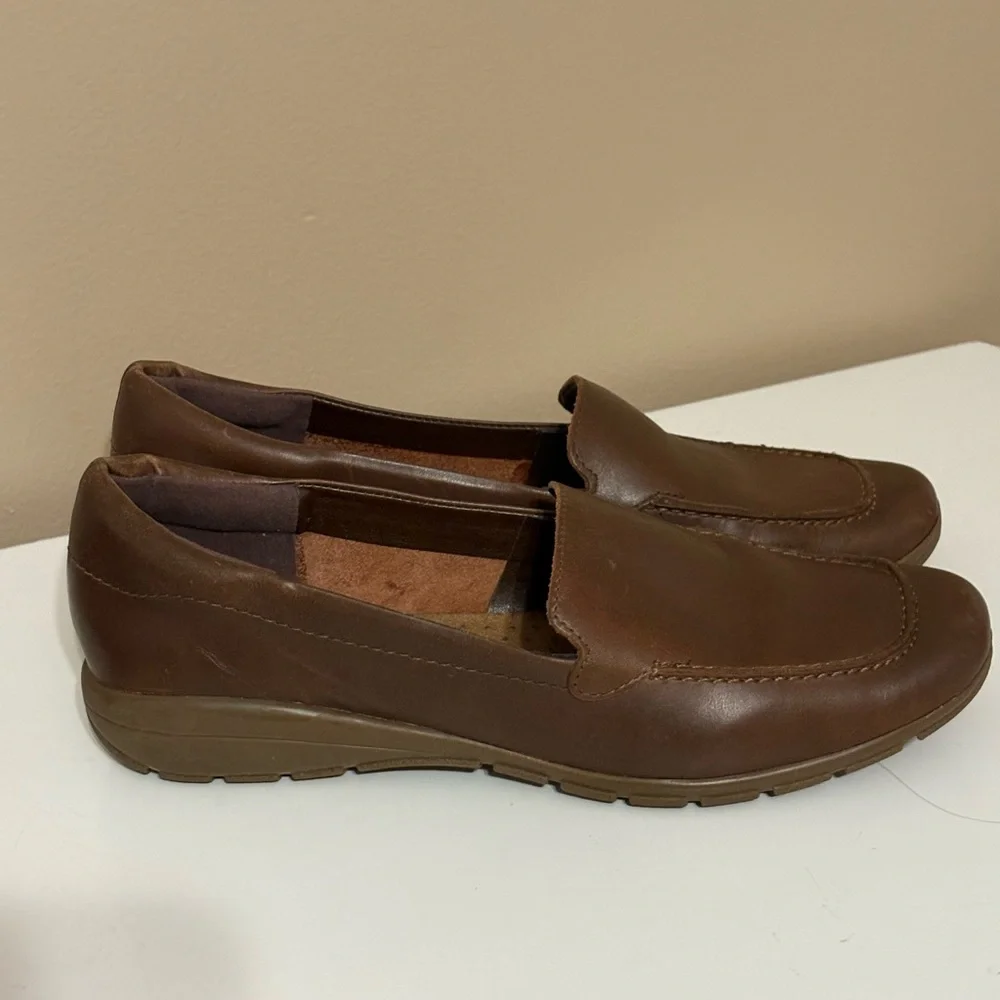 Easy Spirit comfortable brown